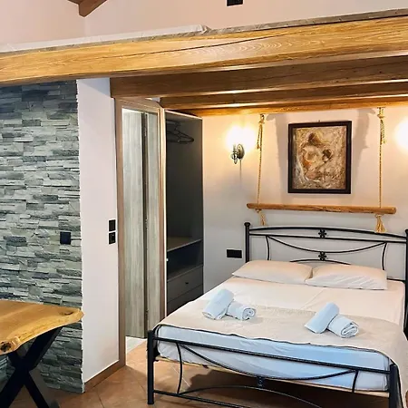 Σπίτι Στον Κήπο Apartment Kalamata Exterior photo